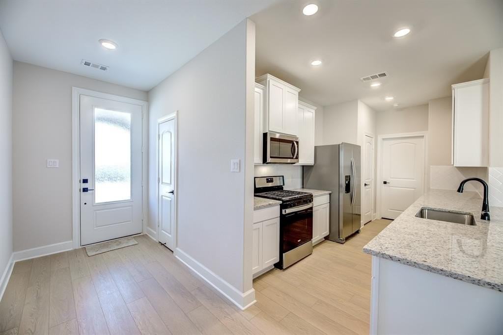 Wyndemere Ln - Photo 5 of 25