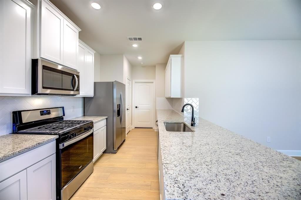 Wyndemere Ln - Photo 6 of 25