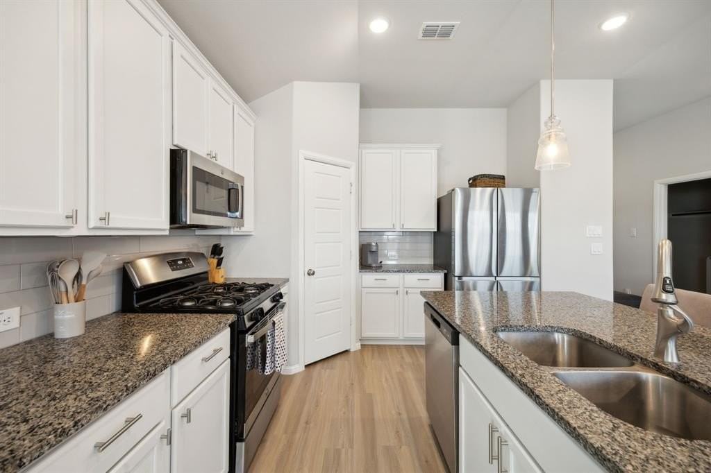 8700 Copper River Dr - Photo 2 of 25