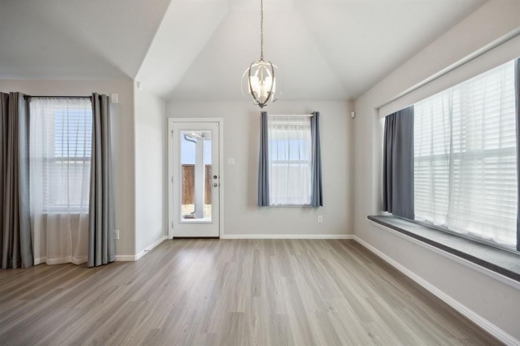 8700 Copper River Dr - Photo 3 of 25