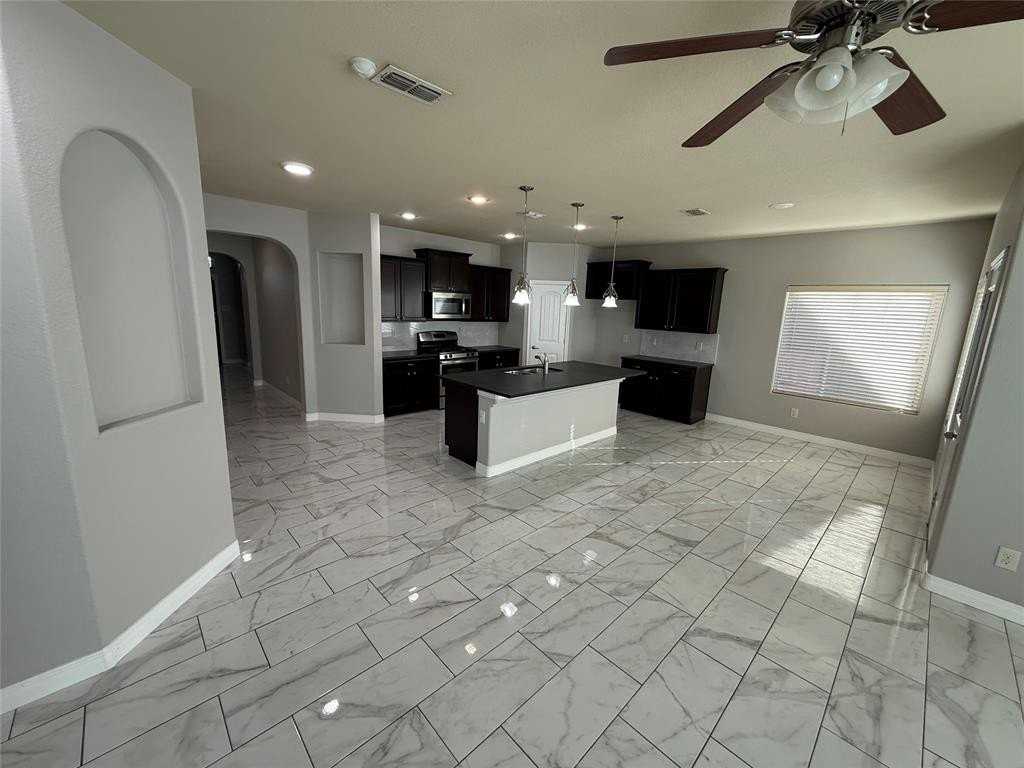 1740 Capulin Rd - Photo 3 of 17