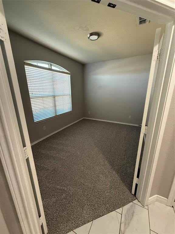 1740 Capulin Rd - Photo 5 of 17