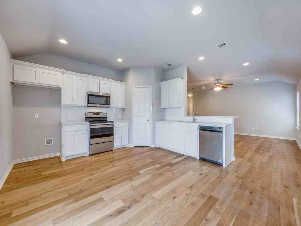 3715 Brookstone Dr - Photo 5 of 25