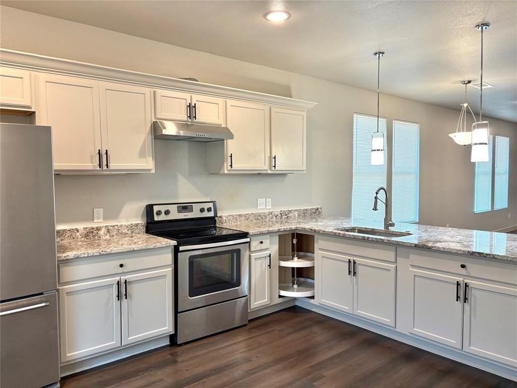 1121 Gannon Ln - Photo 3 of 11