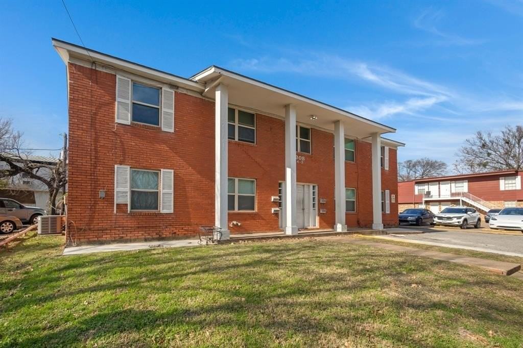 308 College St #B - Photo 2 of 17