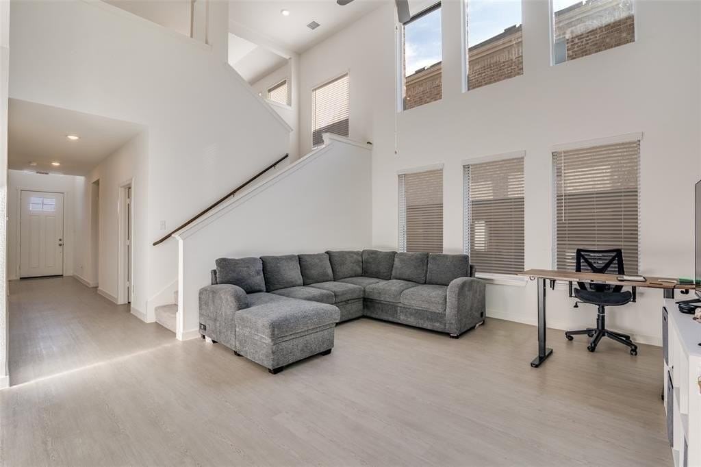 4016 Daisy Hollow Loop - Photo 2 of 26