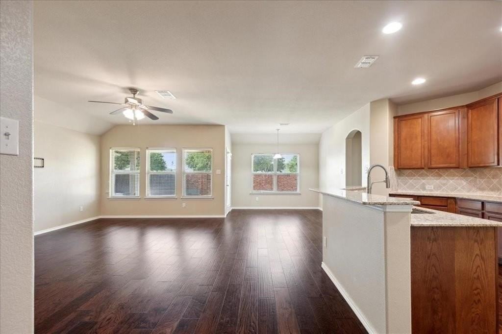 1306 Lasso Dr - Photo 2 of 19