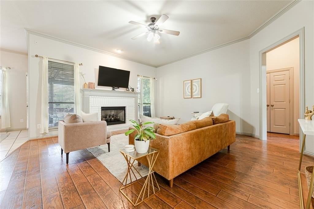 231 E Vine St - Photo 4 of 31