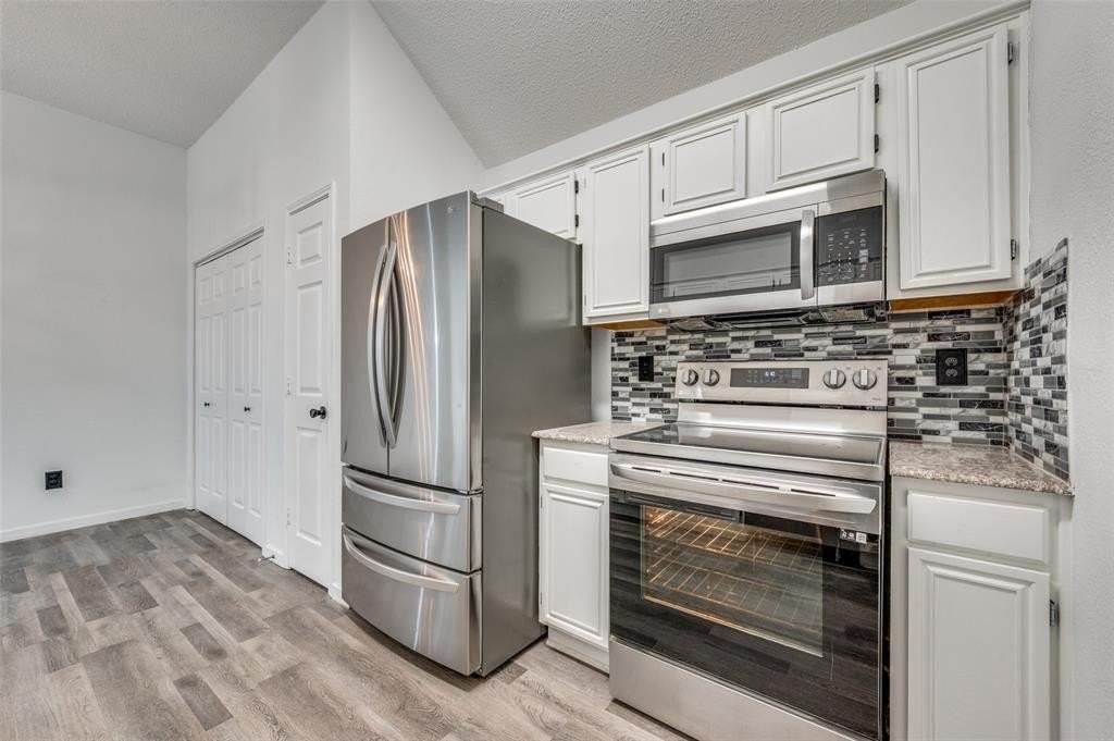 2916 S Bend Dr - Photo 3 of 16