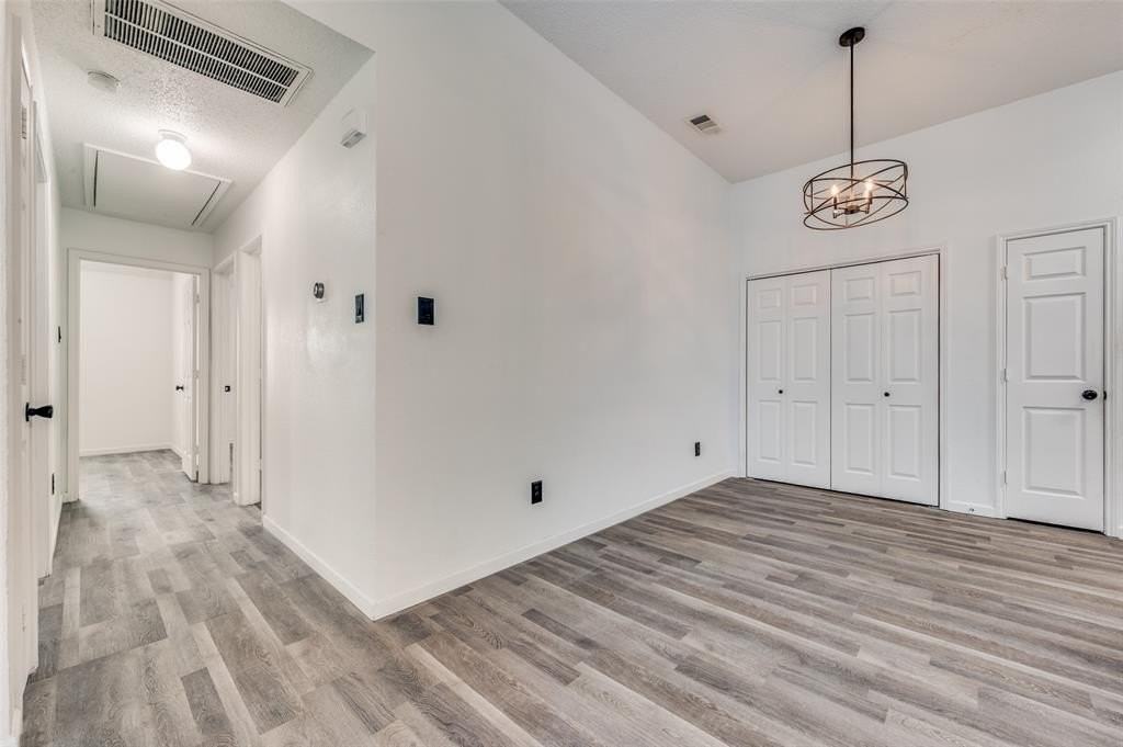 2916 S Bend Dr - Photo 6 of 16