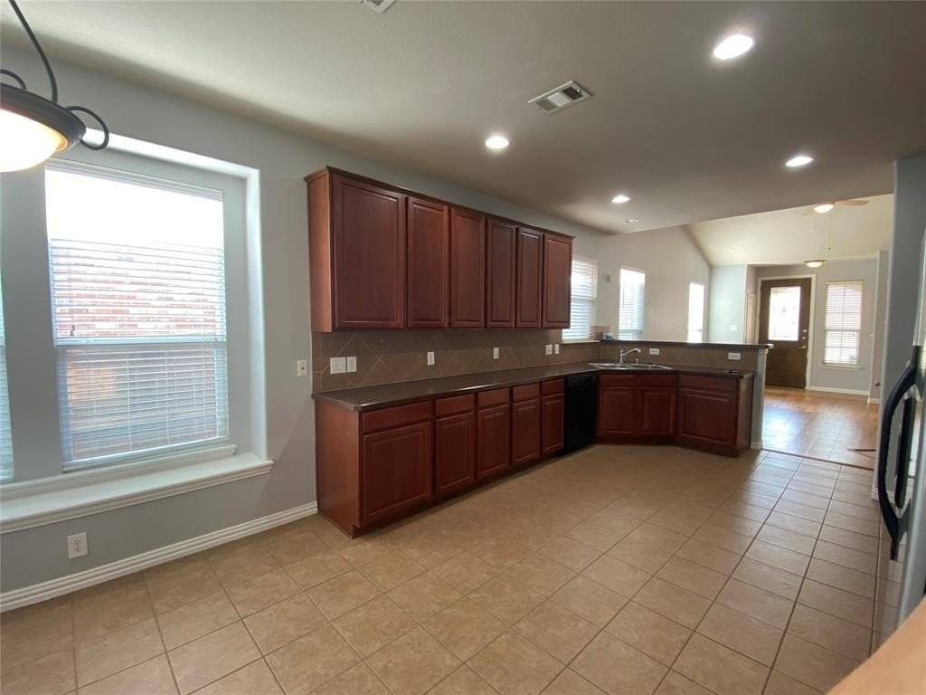 1708 Adams Pl - Photo 4 of 13