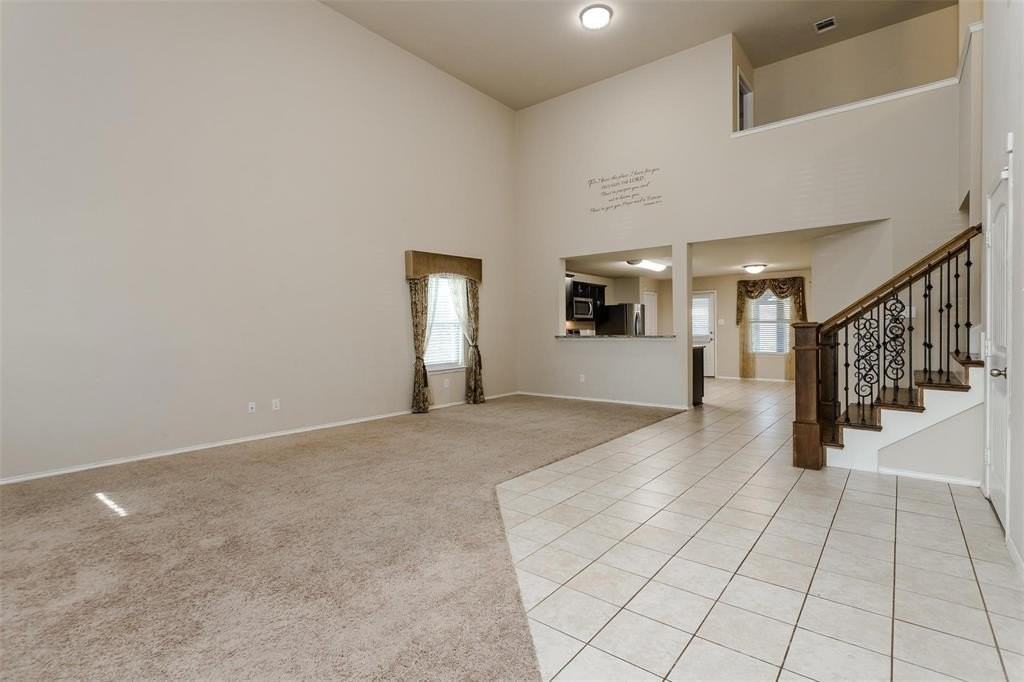 1035 Sadie St - Photo 2 of 27