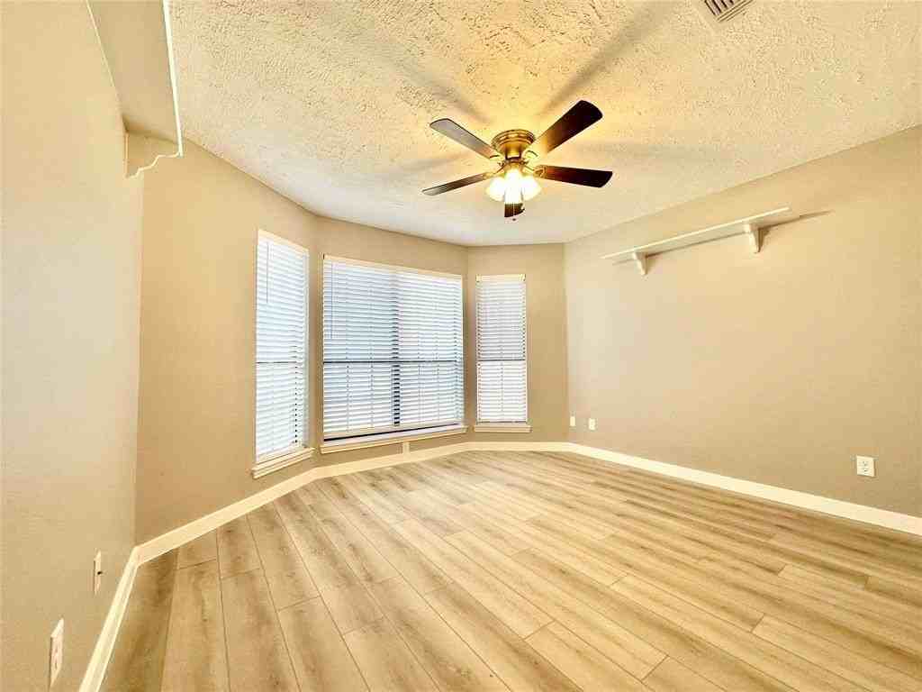 1002 Bull Run - Photo 6 of 21