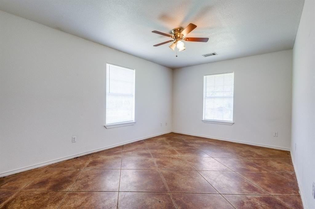 509 S Louisiana St - Photo 7 of 14