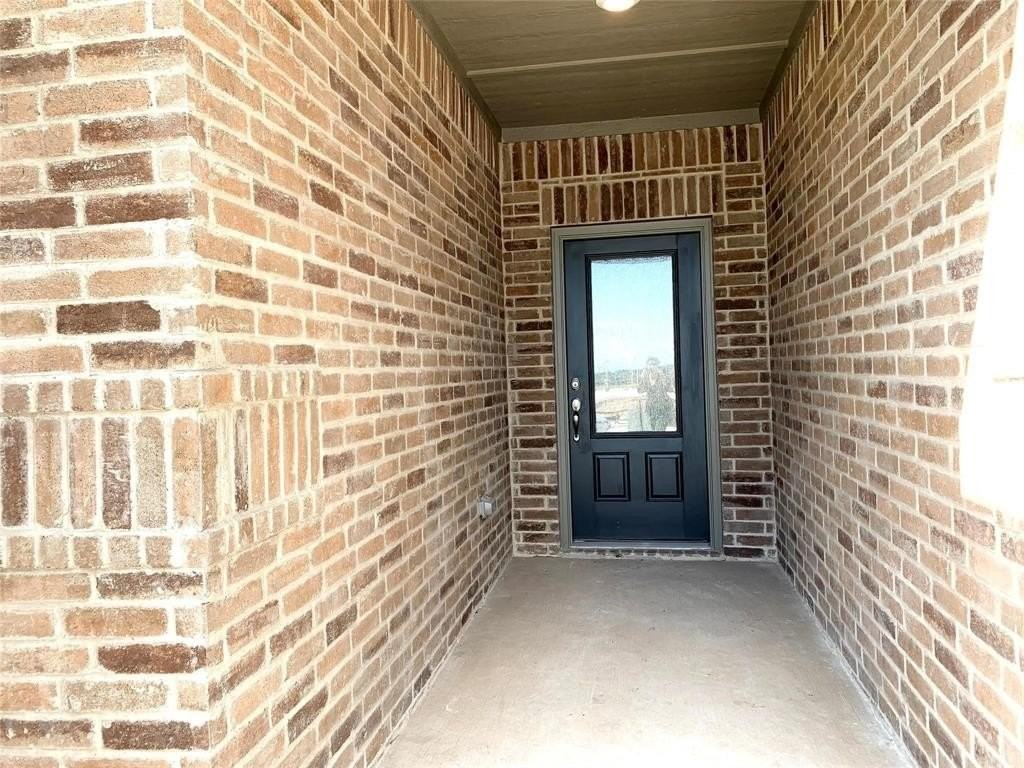 144 Emma Dr - Photo 2 of 34