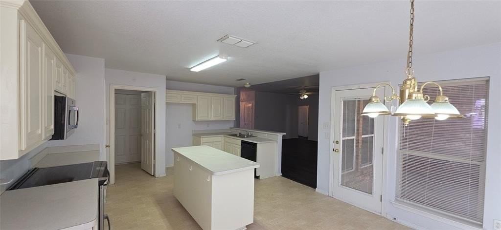 5801 Homestead Ct - Photo 7 of 38