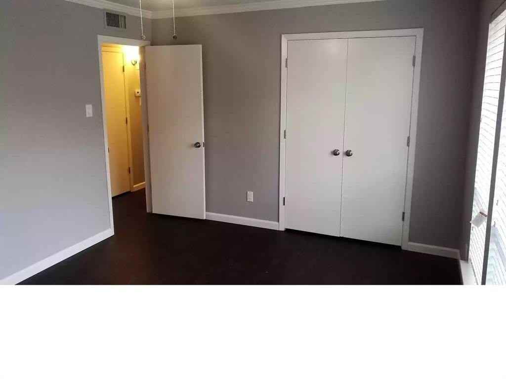 1122 N Center St - Photo 6 of 13