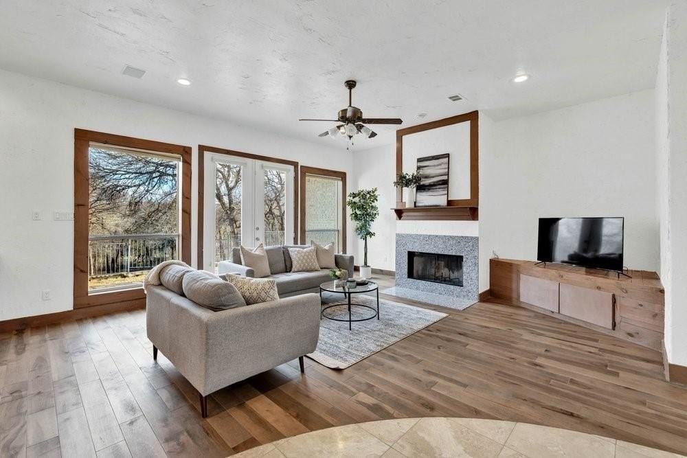 324 Rolling Oaks Rdg - Photo 3 of 39