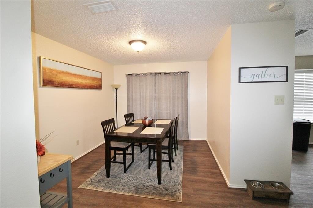 910 Elliott Dr - Photo 3 of 11