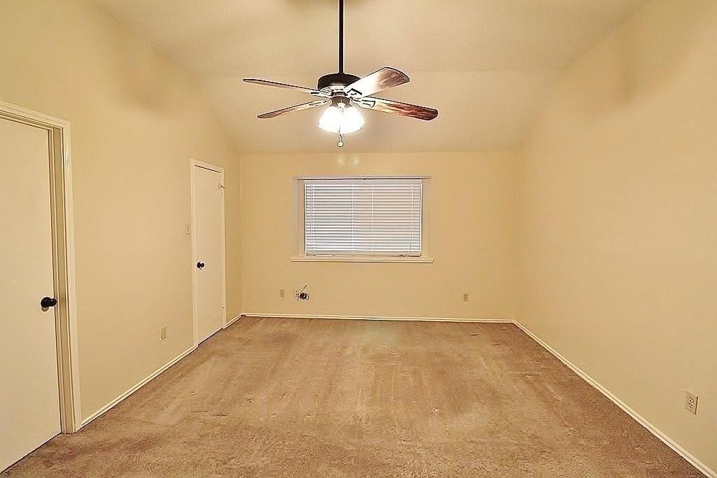 910 Elliott Dr - Photo 6 of 11