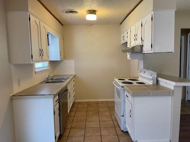 942 Presidio Dr - Photo 3 of 10