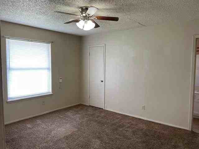 942 Presidio Dr - Photo 4 of 10