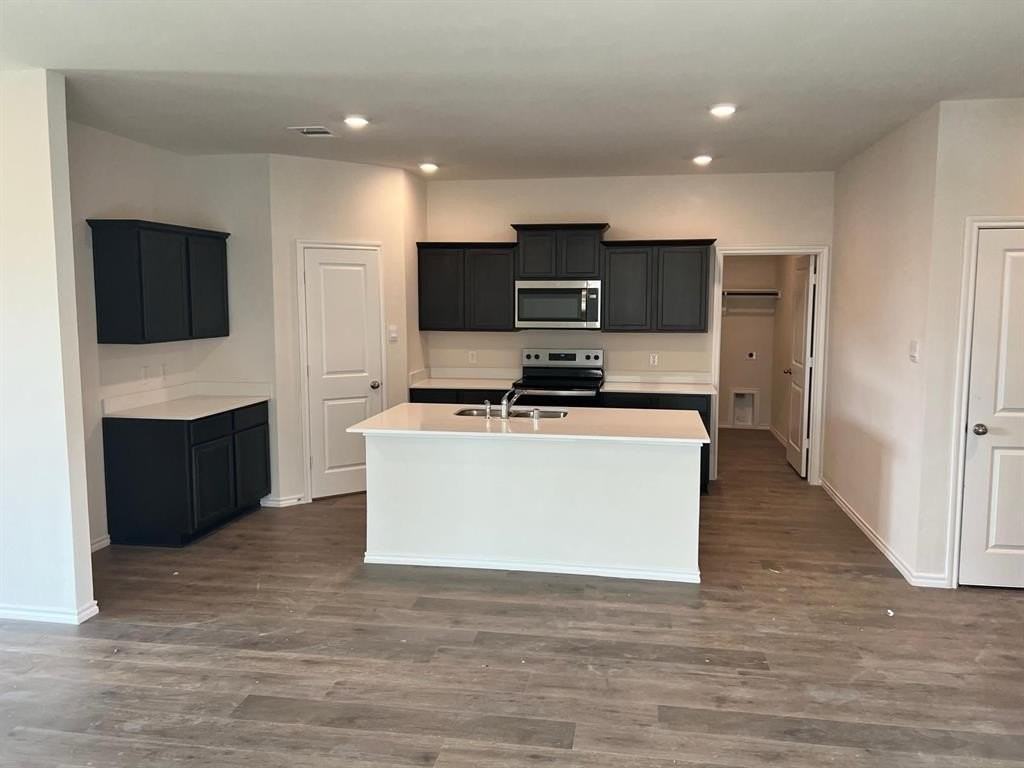 1311 Garden Grove Dr - Photo 2 of 10