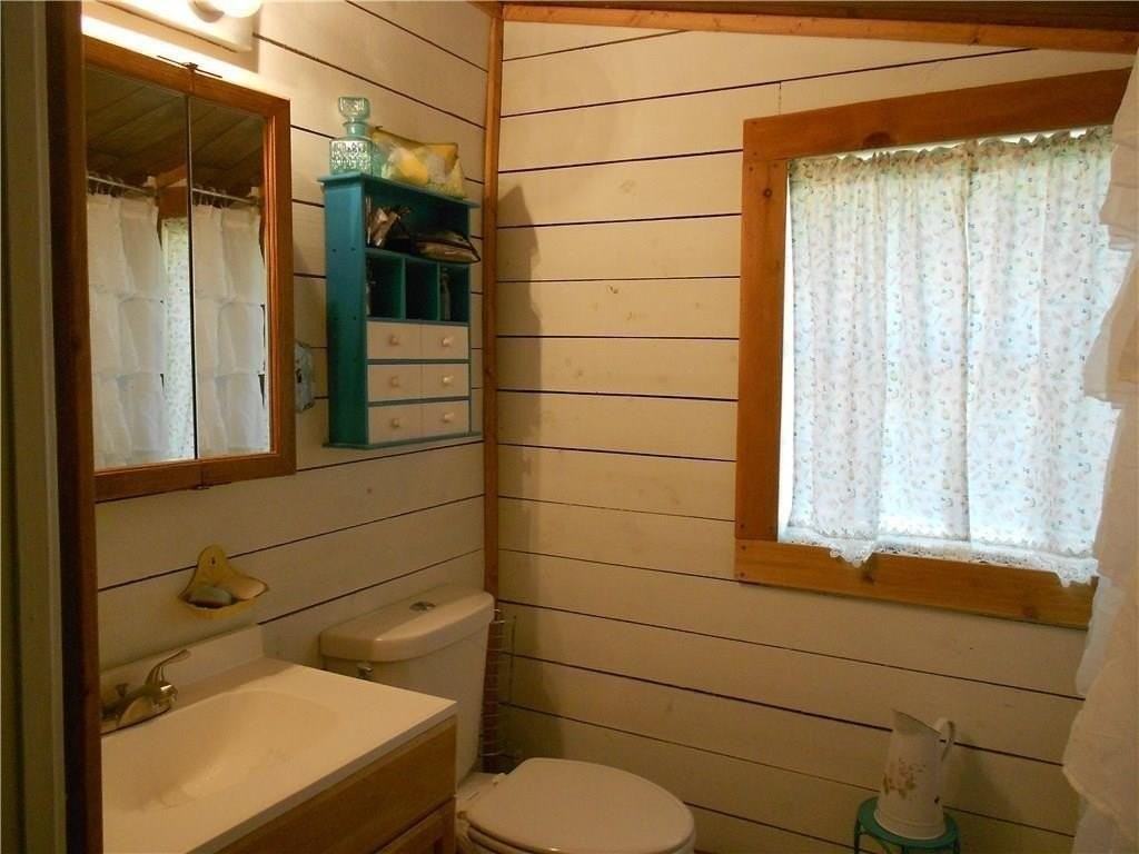 565 Main St - Photo 5 of 11