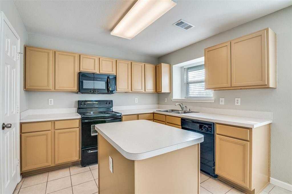 1366 Westview Dr - Photo 5 of 12