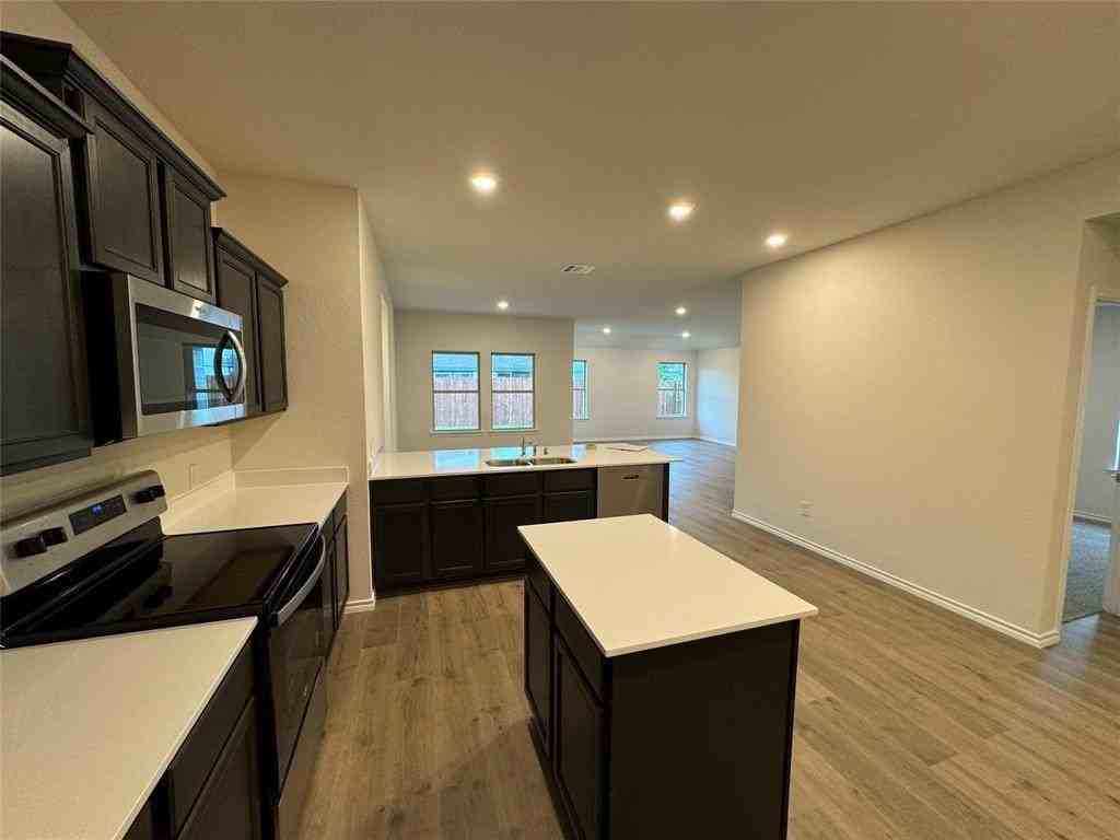 2335 Gardenia Ln - Photo 4 of 28