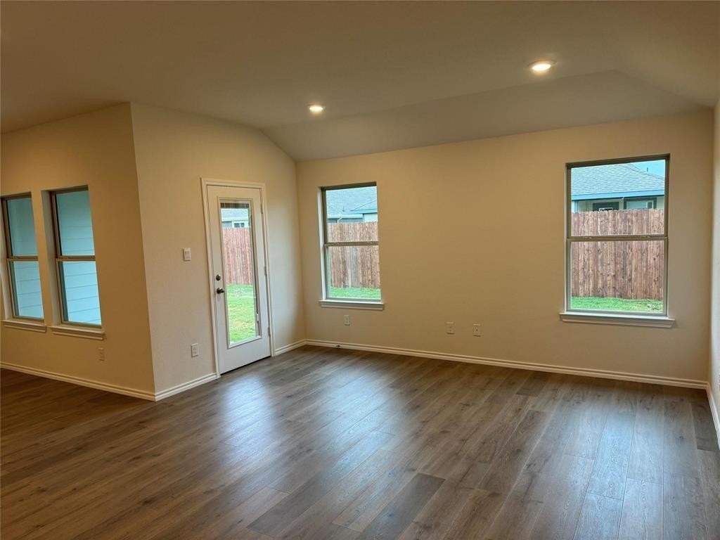 2335 Gardenia Ln - Photo 7 of 28