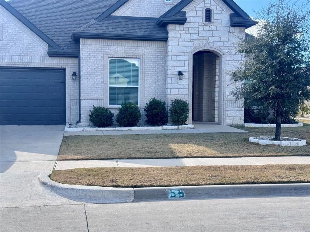 1057 Mickelson Dr - Photo 3 of 27