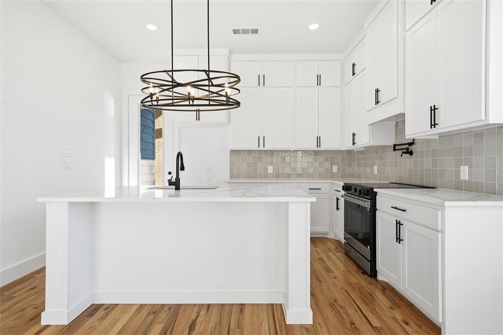 104 Francis St - Photo 5 of 15