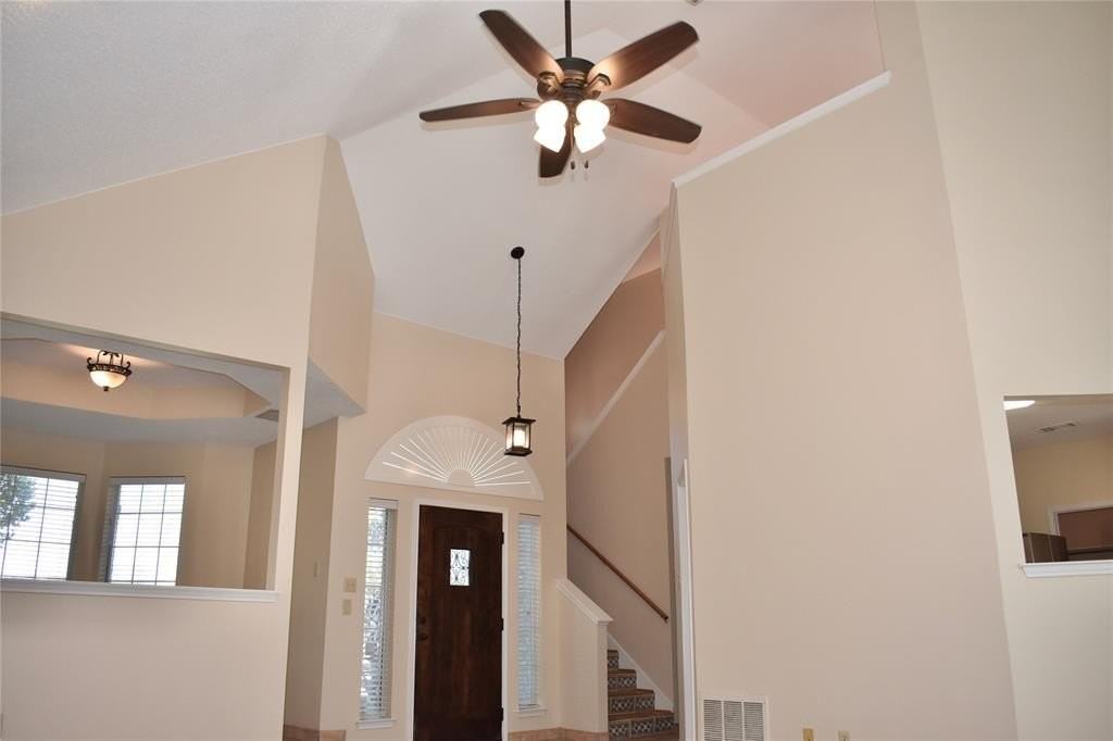 803 Switzer Ln - Photo 7 of 32