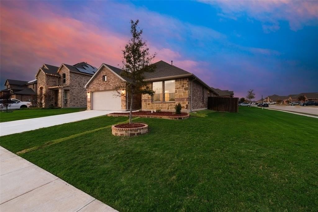 1419 Fox Hollow Rd - Photo 3 of 29