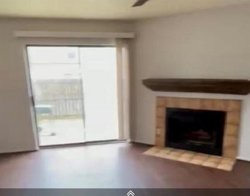 724 W Collins St - Photo 3 of 3