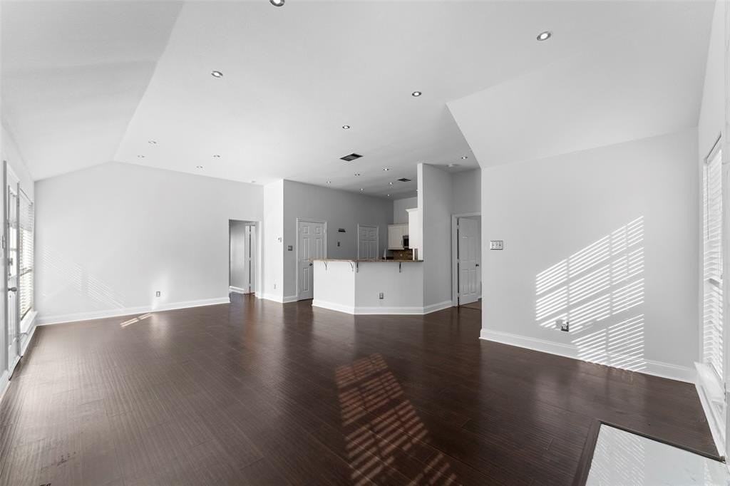 919 Kim Ln - Photo 2 of 21