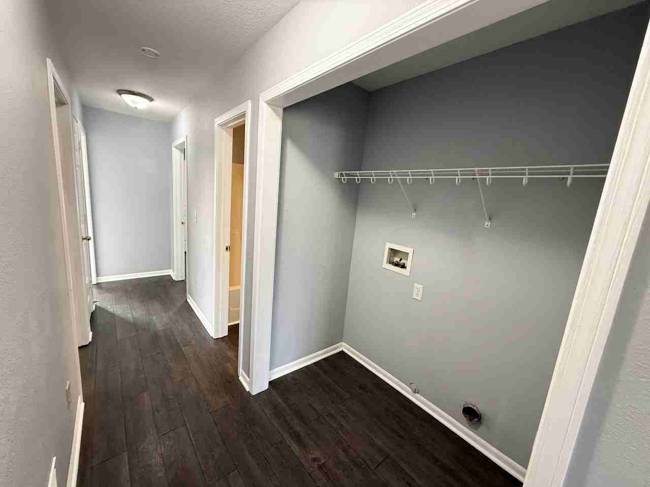 417 Nw Woodbury Dr #1 - Photo 3 of 10