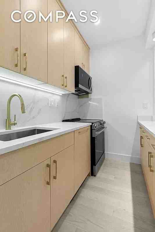 204 Flatbush Ave #2F - Photo 3 of 6