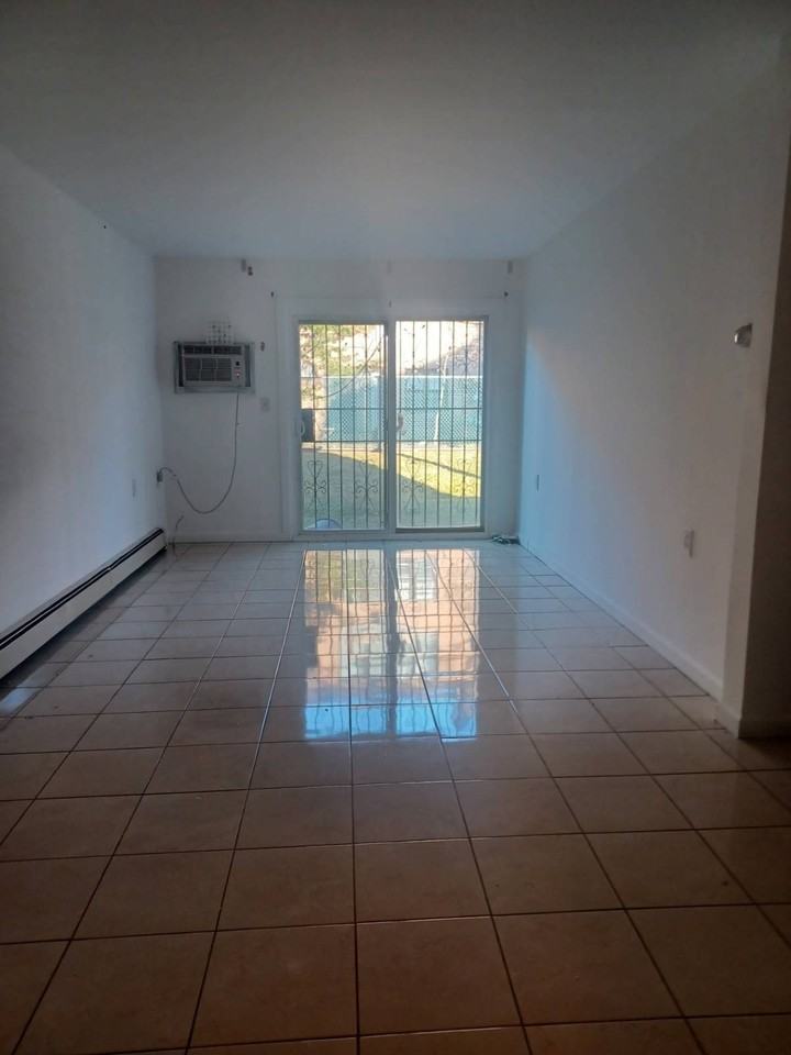 15600 79th St - Photo 2 of 8