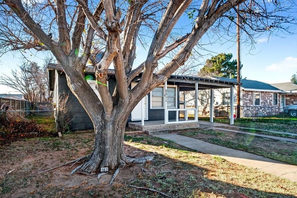 2011 W 16th St - Photo 4 of 49