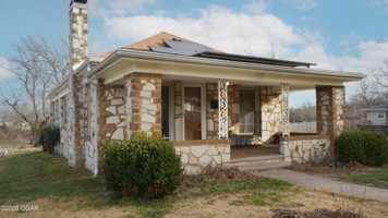 featured image of 601 S Ozark Ave