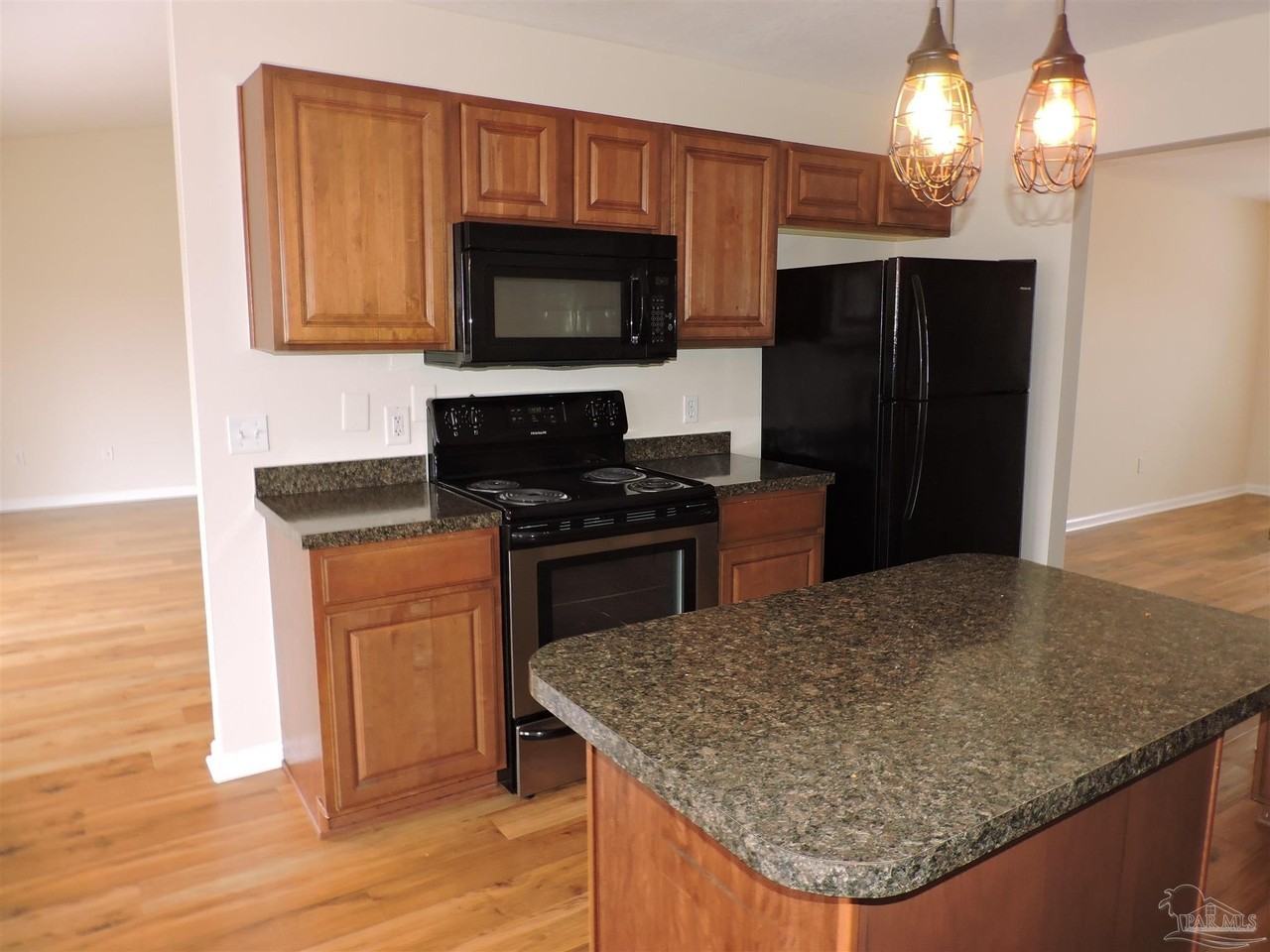 7070 Marissa Point Ln - Photo 6 of 21