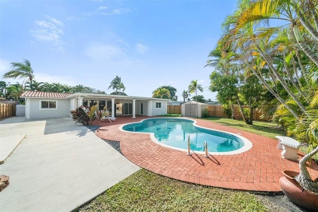 5317 Harrison St - Photo 7 of 17