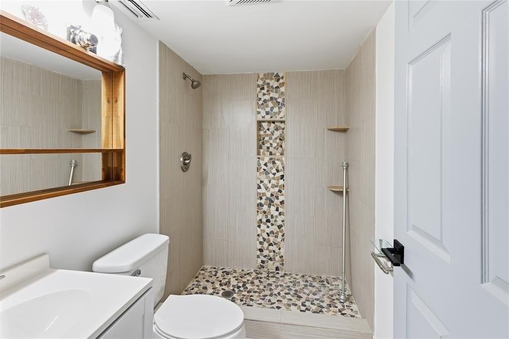 23048 Oxford Pl - Photo 6 of 17