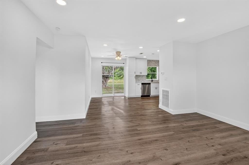 291 Nw 7th Ct - Photo 7 of 39