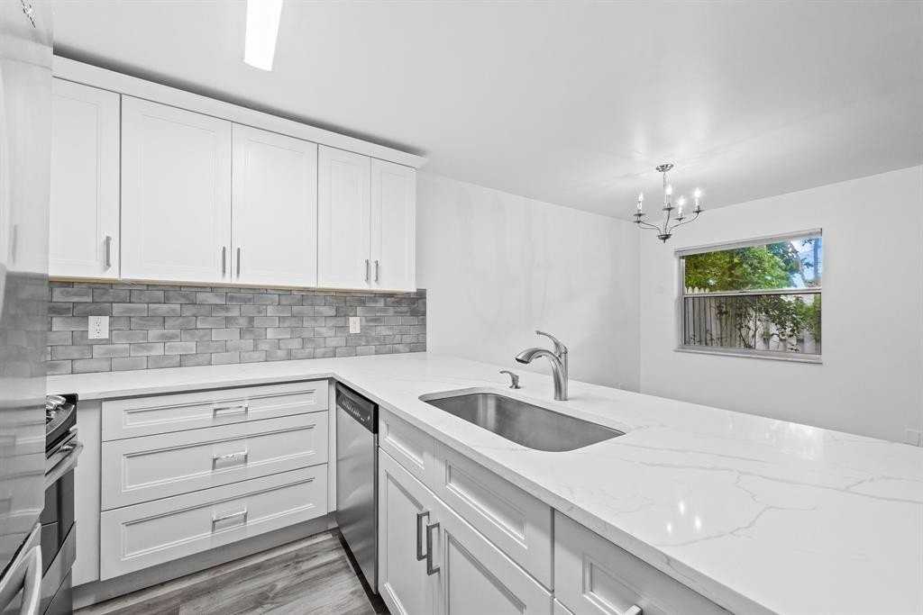 822 Crystal Lake Dr - Photo 5 of 16