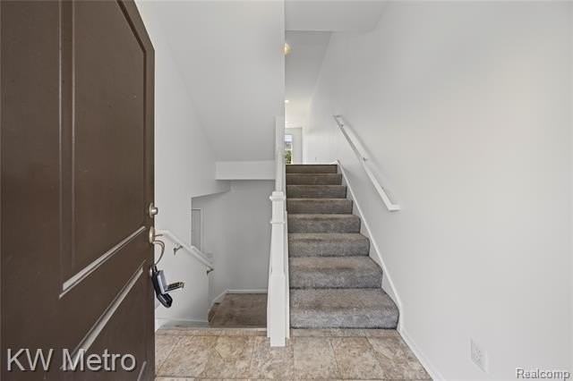 4636 Bradley Cir - Photo 2 of 32