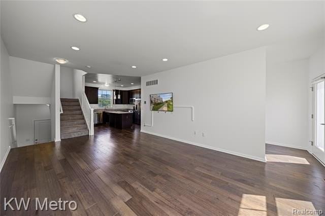 4636 Bradley Cir - Photo 4 of 32