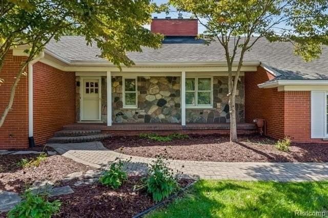 31069 Munger Dr - Photo 4 of 50